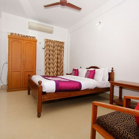 Oyo 6712 Hotel Malabar House Kochi Bagian luar foto