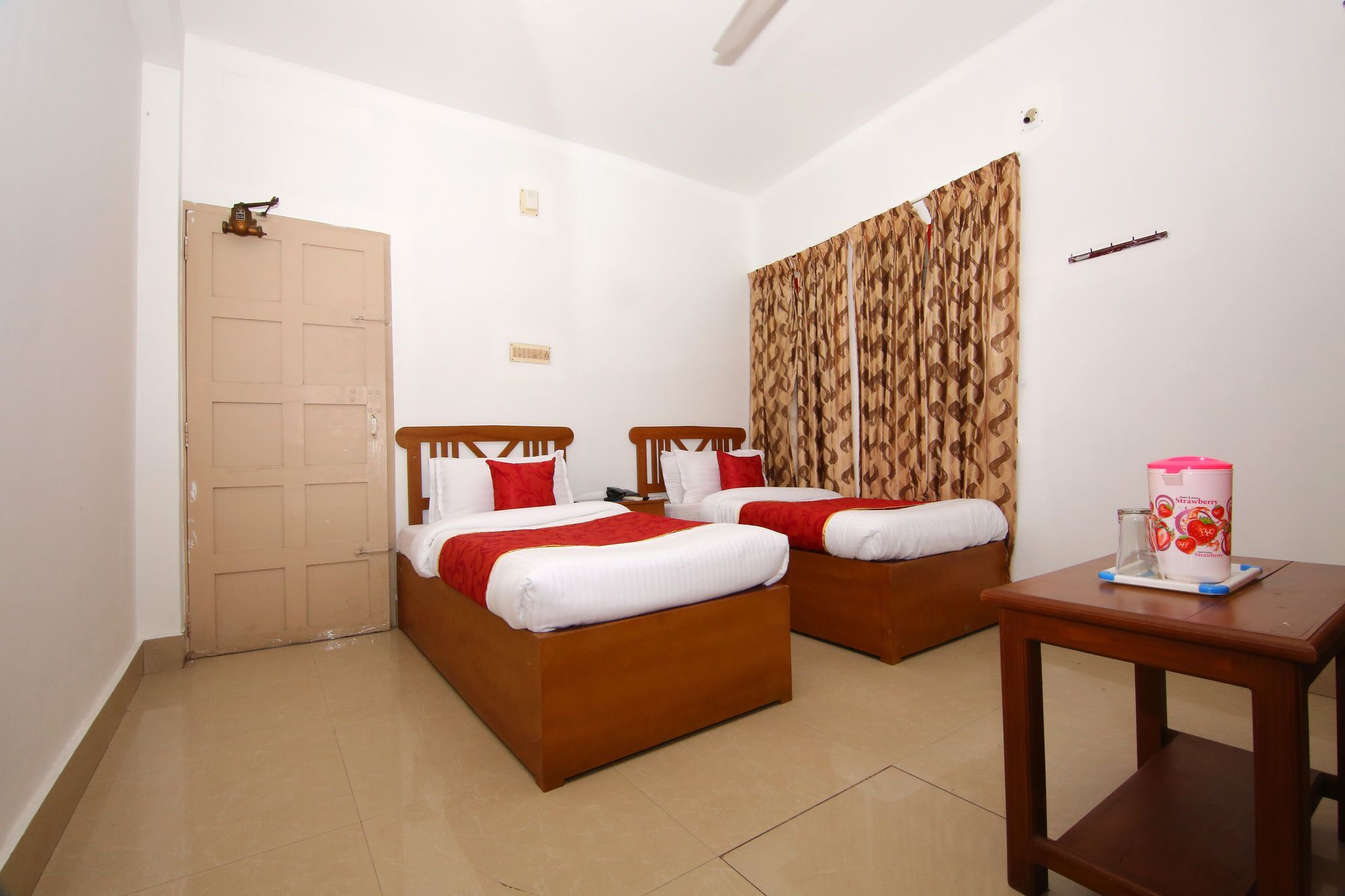 Oyo 6712 Hotel Malabar House Kochi Bagian luar foto